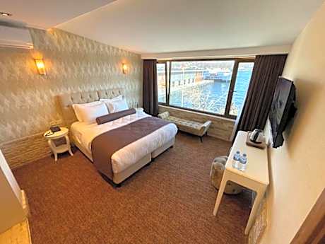 Deluxe Connection Family Room with Sea View