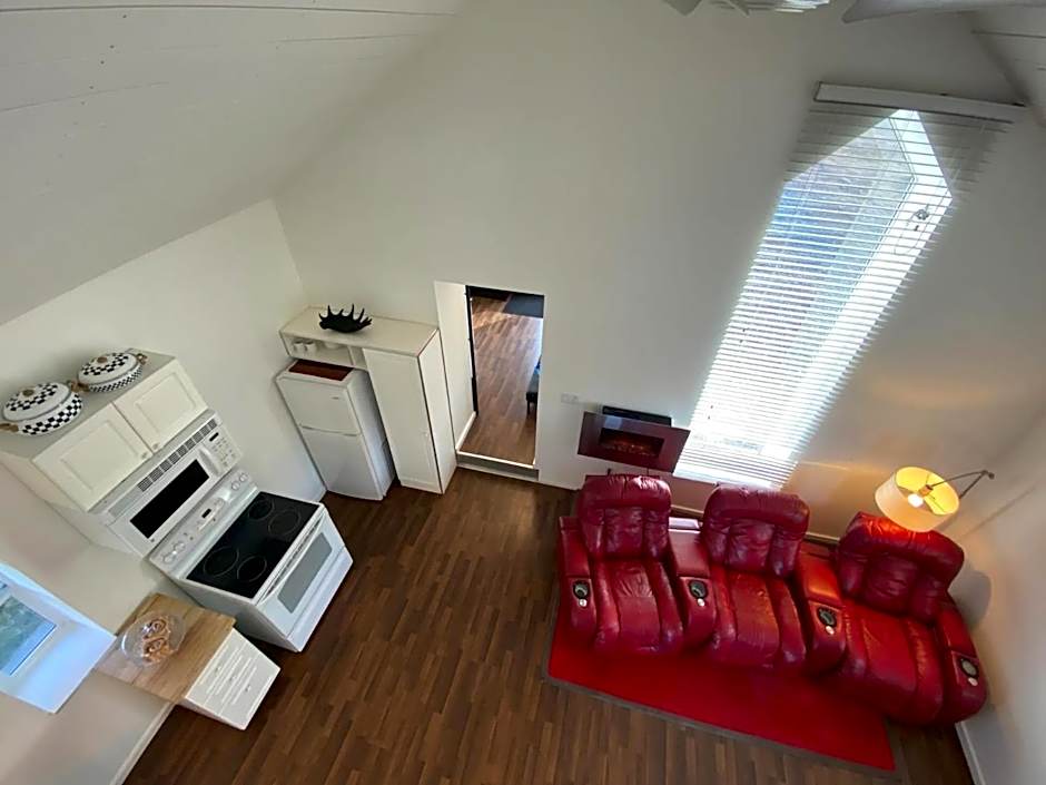 Photo 1 of 32 of Deluxe Cottage