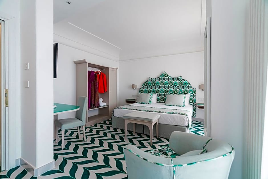 Photo 1 of 10 of 1 King Bed, Jetted Tub, Sea View, Balcony
