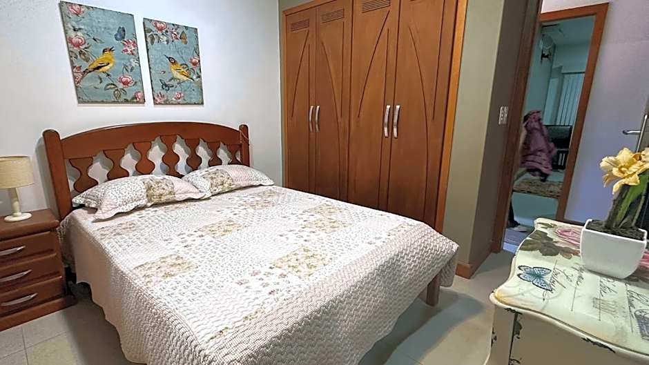 Spacious house for up to 19 people, 5 minutes from the beach.