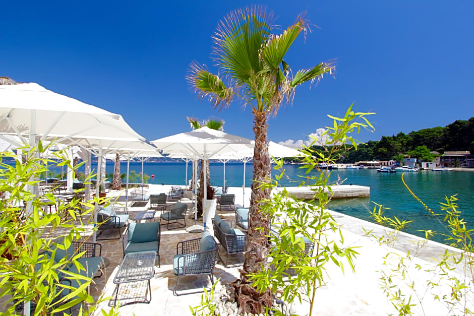 Kalamota Beach House