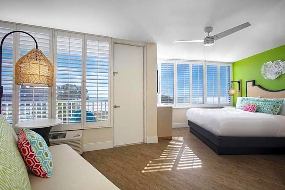 Bellwether Beach Resort – St. Pete Beach, FL