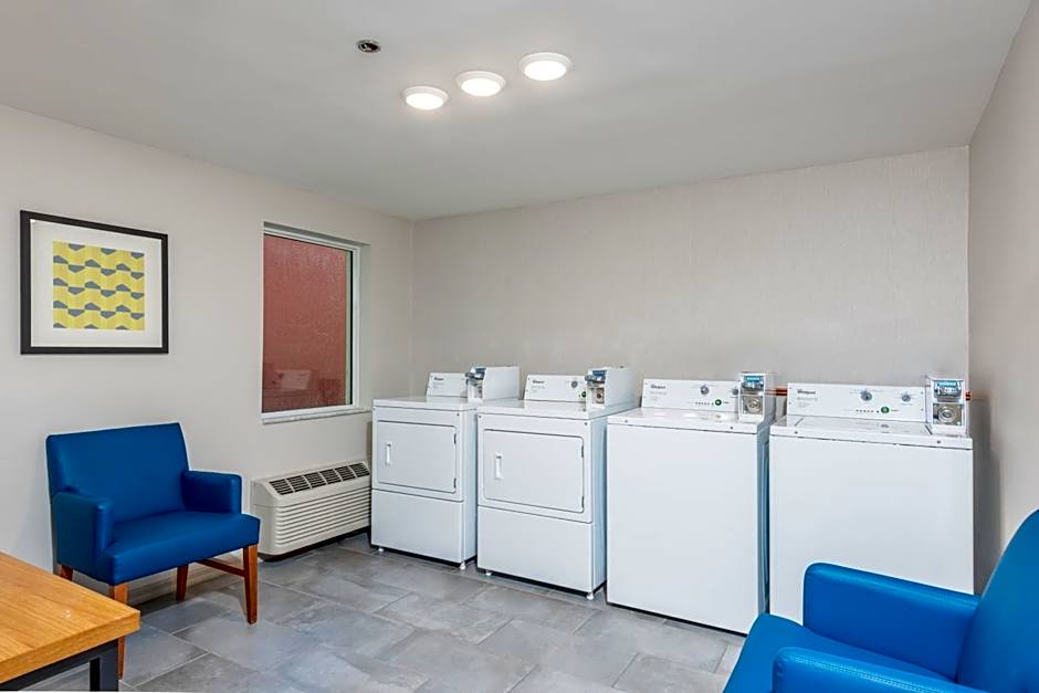 Holiday Inn Express Hotel & Suites Bradenton West By IHG