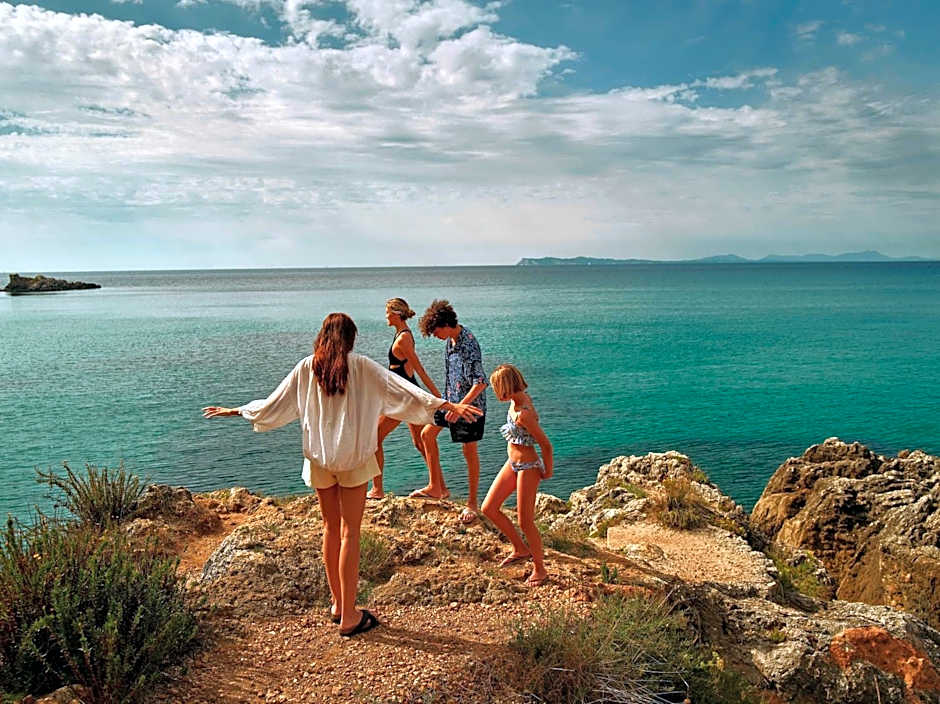 Elix, Mar-Bella Collection