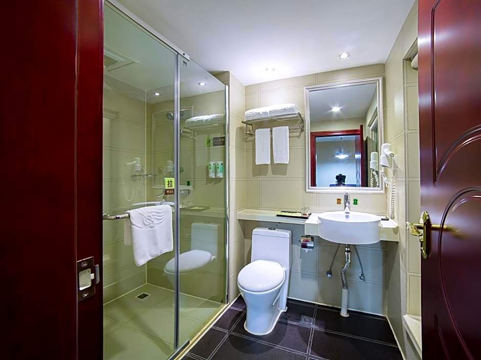 Vienna Hotel Zhuhai Xiangzhou Qinglv Road Theater