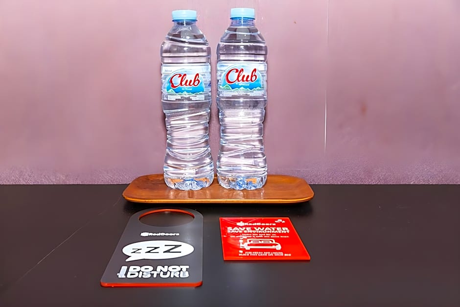 RedDoorz Plus @ Paal 2 Manado