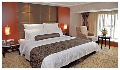 1 King Bed, Executive Floor, Non-Smoking, Loft, Deluxe, Hairdryer, Flat Tv, High Speed Internet, Ful