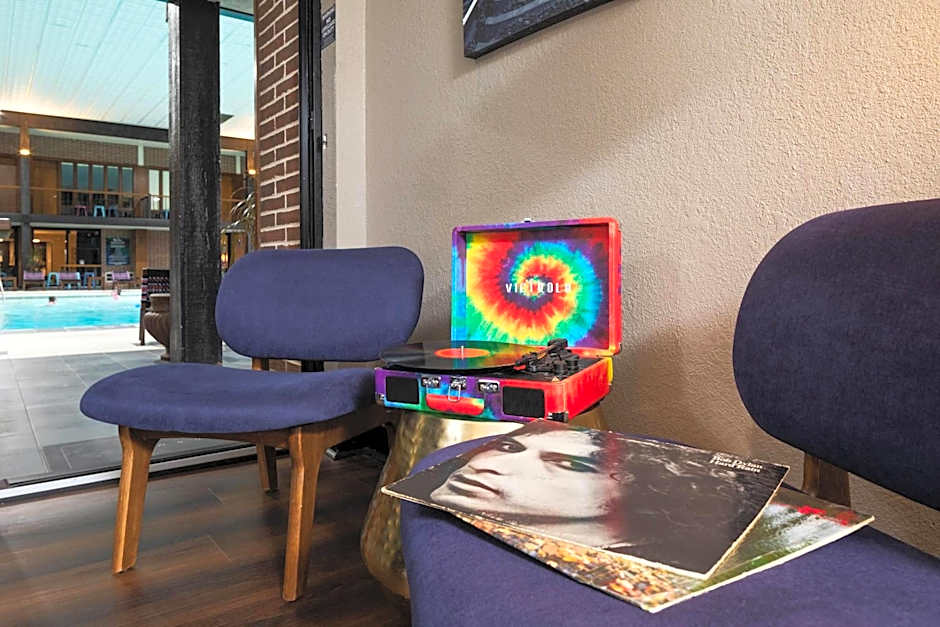 The Highlander Hotel Iowa City, an Ascend Collection Hotel