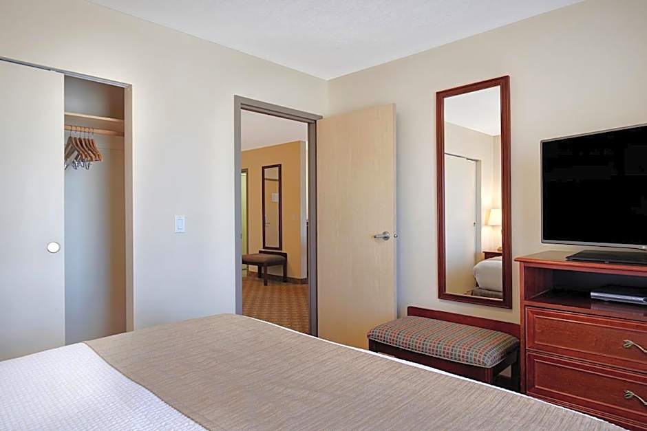 Days Inn by Wyndham Dawson Creek