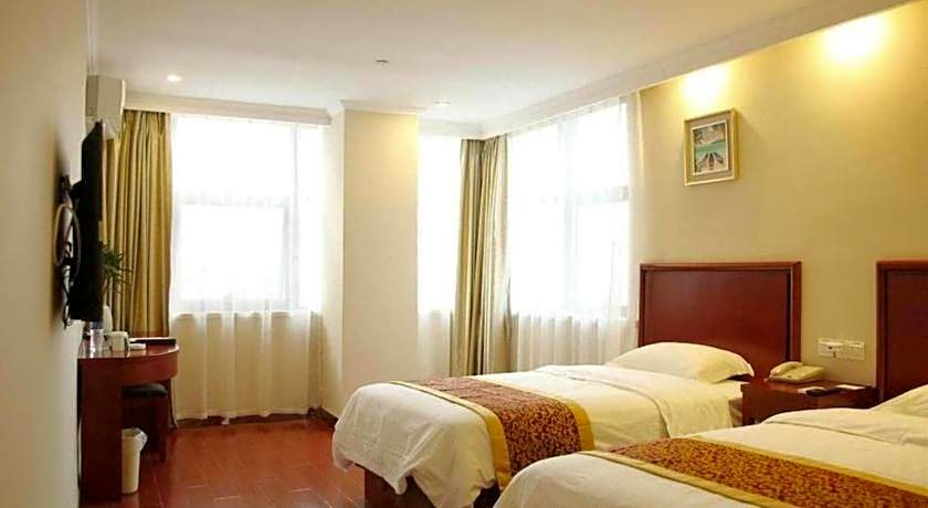 GreenTree Inn Taicang Baolong Square Hotel