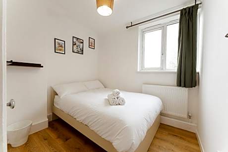 Double Room with Shared Bathroom Room 5