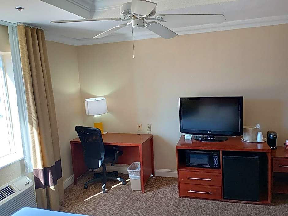 SAMIR Stay at NW Expressway