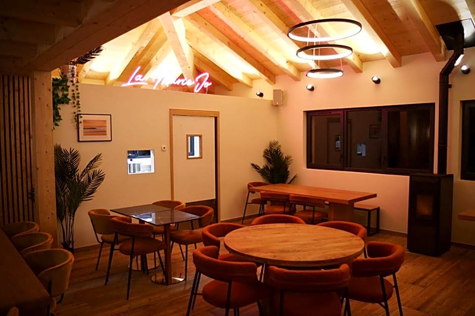 1861 Chatel Hostel