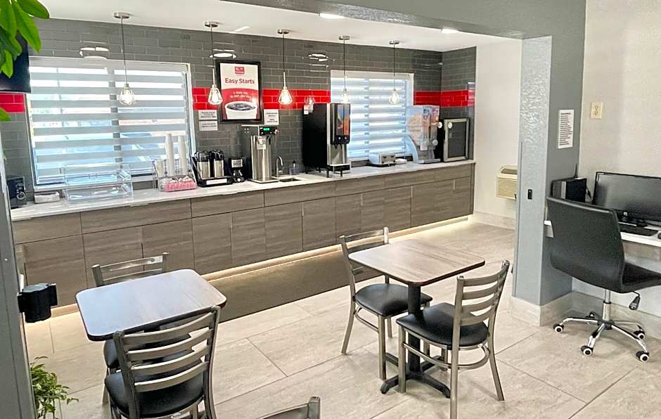 Econo Lodge Cartersville-Emerson Lake Point