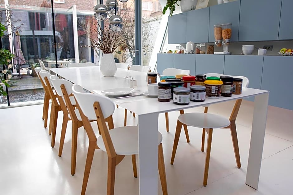 PLANT BASED b&b central Bruges