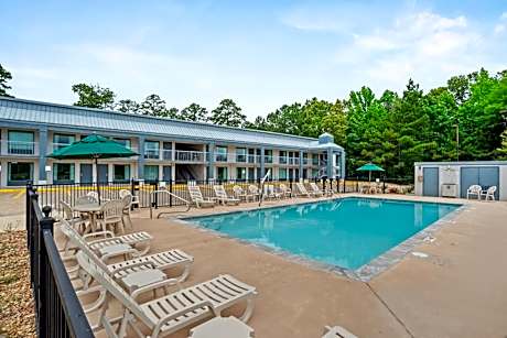 Quality Inn Louisville MS