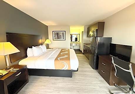 Executive King Suite - Non-Smoking