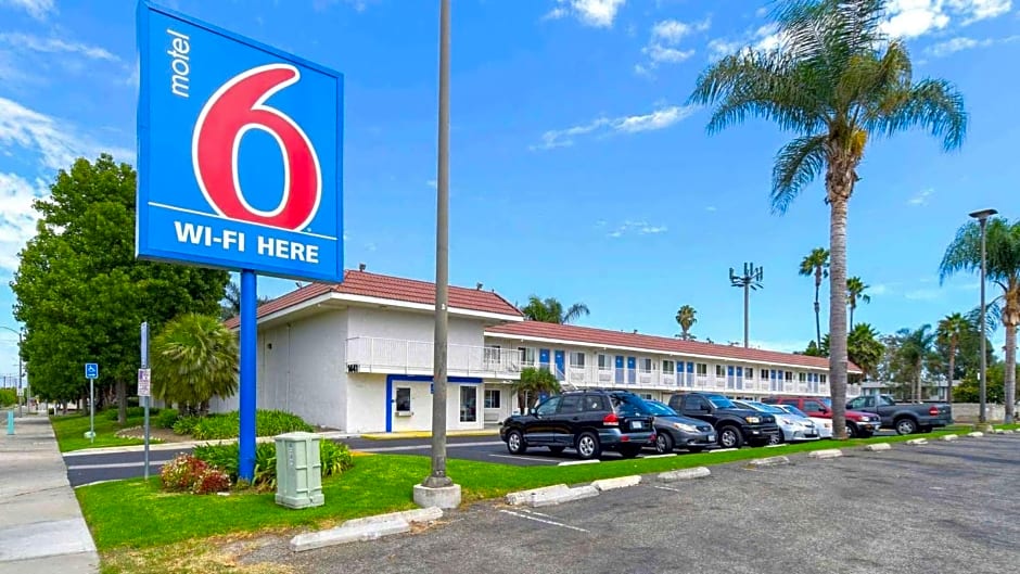 Motel 6 Costa Mesa, CA