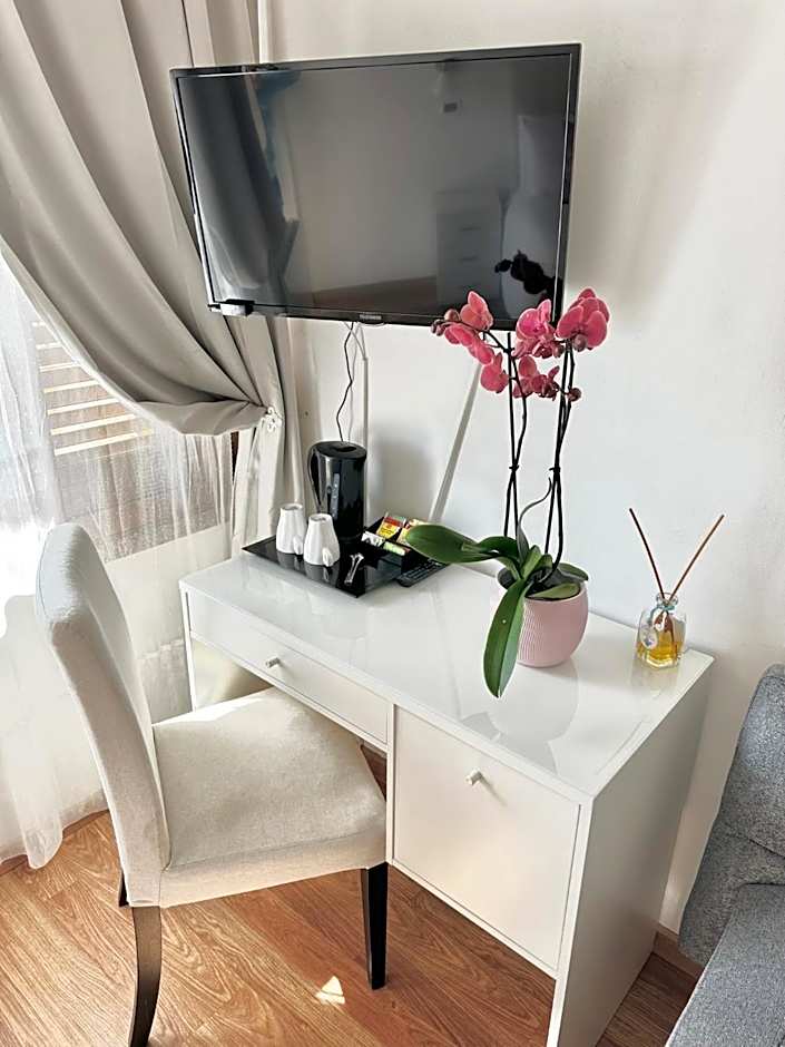 Villa Greta Hotel Rooms & Suites