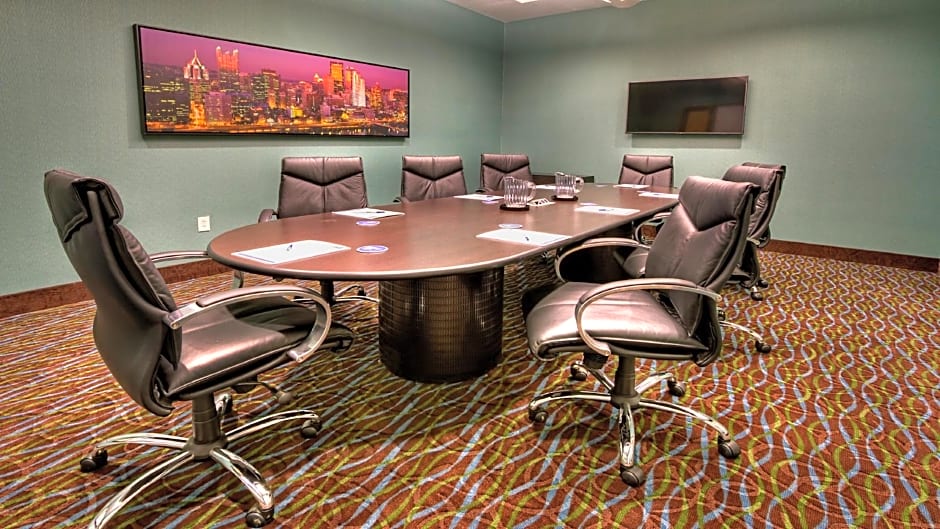 Holiday Inn Express & Suites Pittsburgh SW/Southpointe By IHG