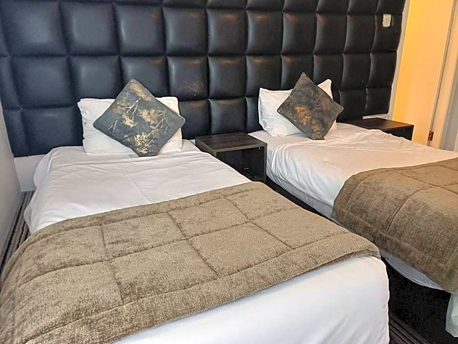 Kings Park Hotel