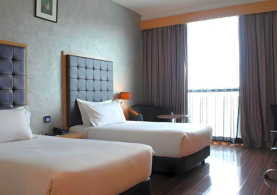 Symphony Suites Hotel