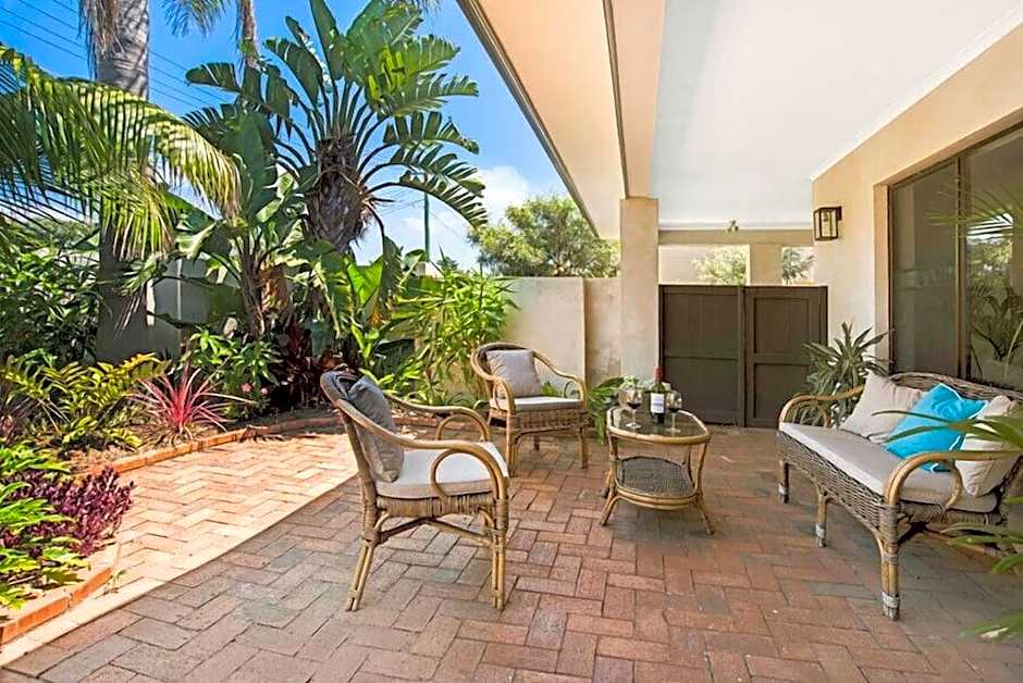 Cronulla Beach House Bed & Breakfast