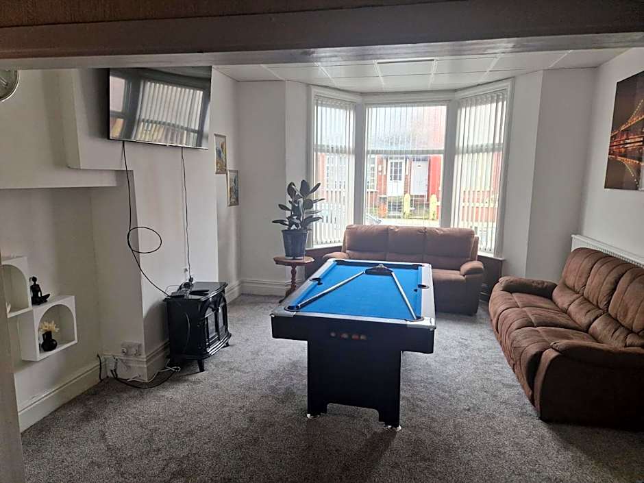 Lynalan – Blackpool