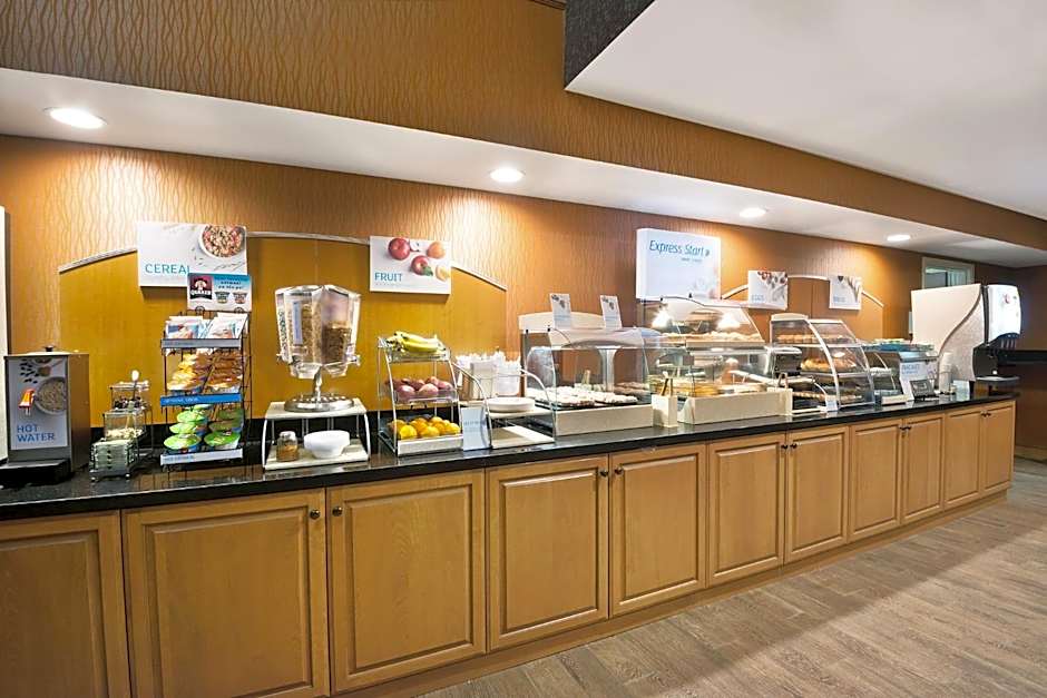 Holiday Inn Express & Suites Fraser By IHG