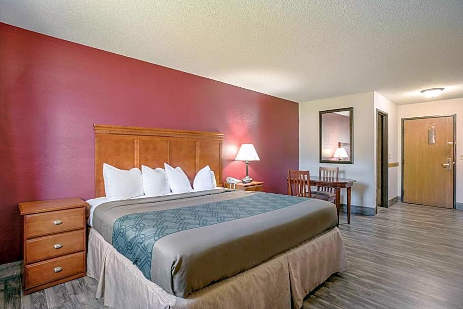 Econo Lodge Cedar Rapids South