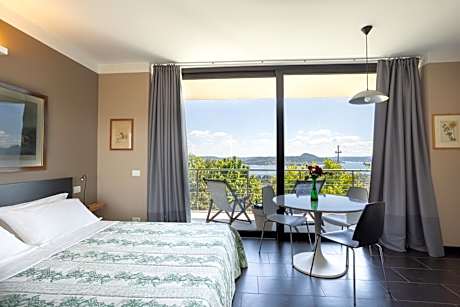 Studio with Lake View