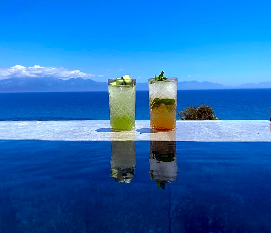 Colonides Retreat Sea & Silence