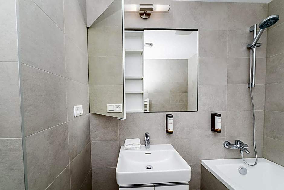 City Castle Apartments Free Parking