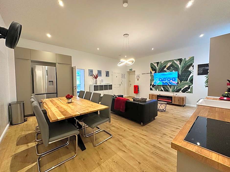fairAPART 4 rooms apartment in heart of Berlin