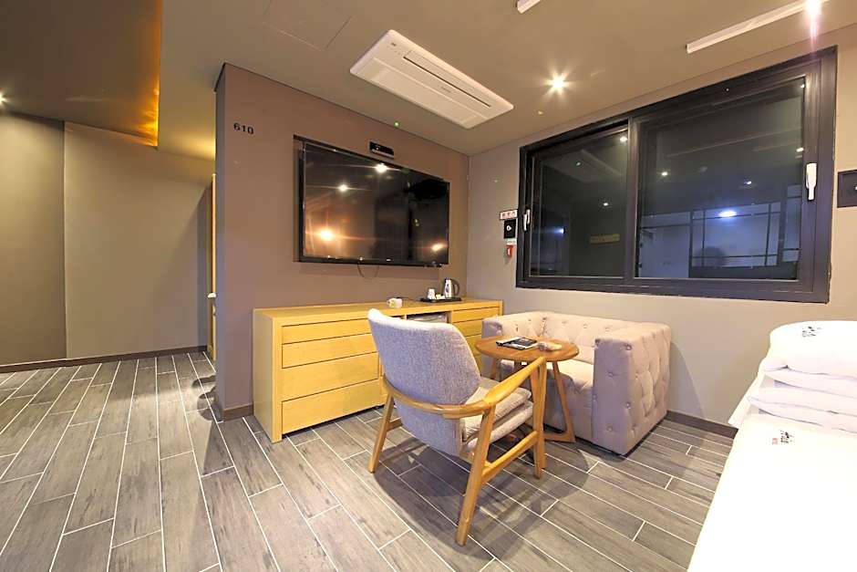 Gimhae Jangyu Aria – Gimhae, IA