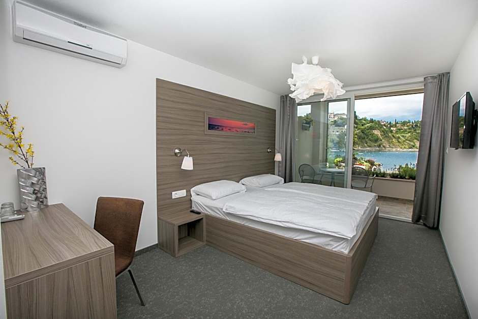 Barbara Piran Beach Hotel