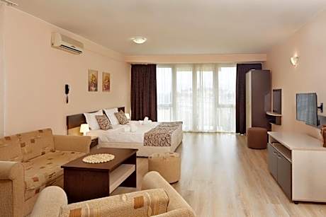 Standard Triple Studio