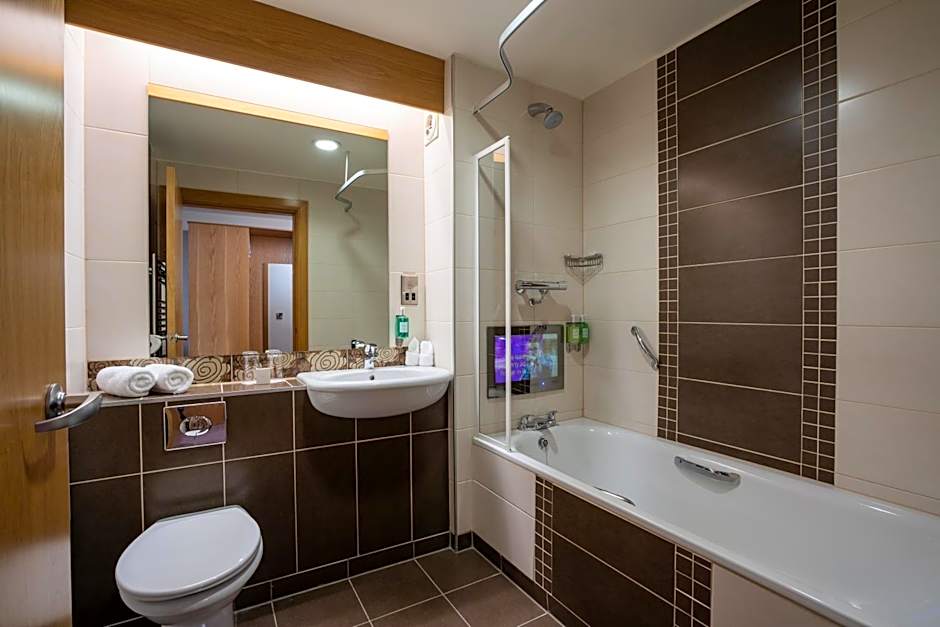 Belmore Court & Motel