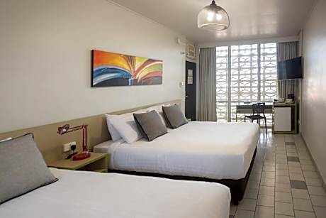 Nightcap at Emerald Star Hotel