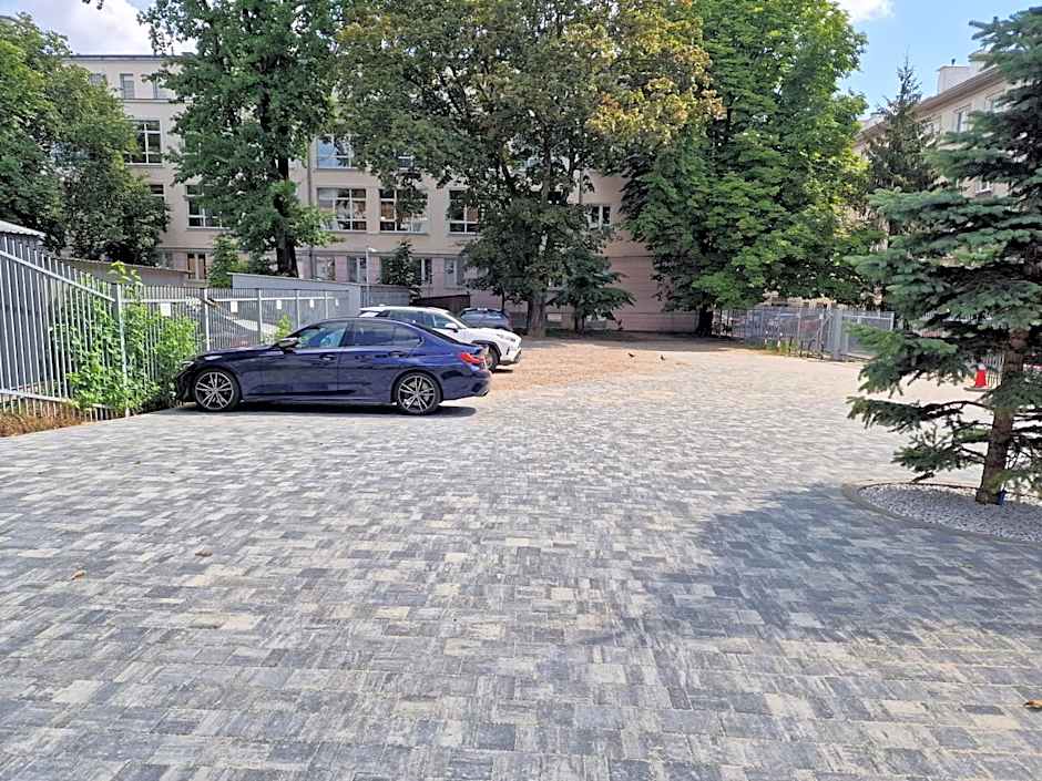 SLEEPWELL NOWY ŚWIAT - courtyard entrance Ordynacka 14St