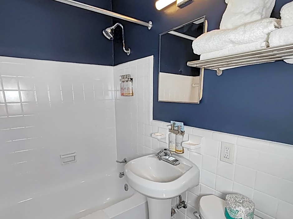 Tahitian Beach Resort – Treasure Island, FL