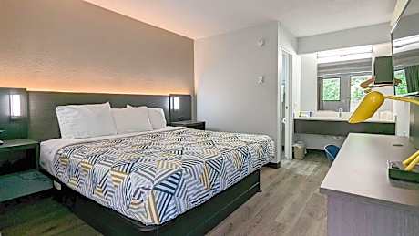 1 Full Bed | ADA/RI Shower
