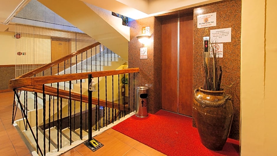 RedDoorz Plus @ Timog Avenue Quezon City