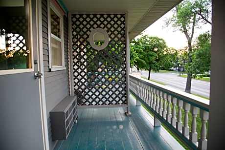 The Shelby Inn