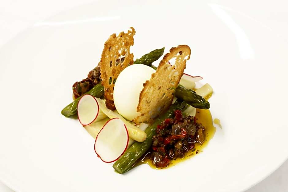 Chateau des Ducs de Joyeuse, BW Signature Collection