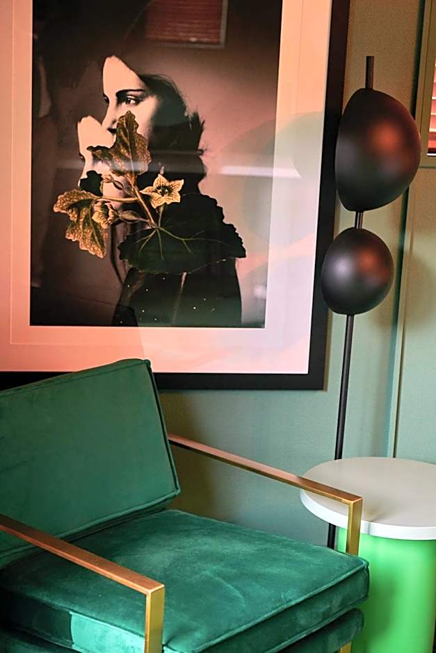 The Central Hotel Queenstown, A Naumi Chapter