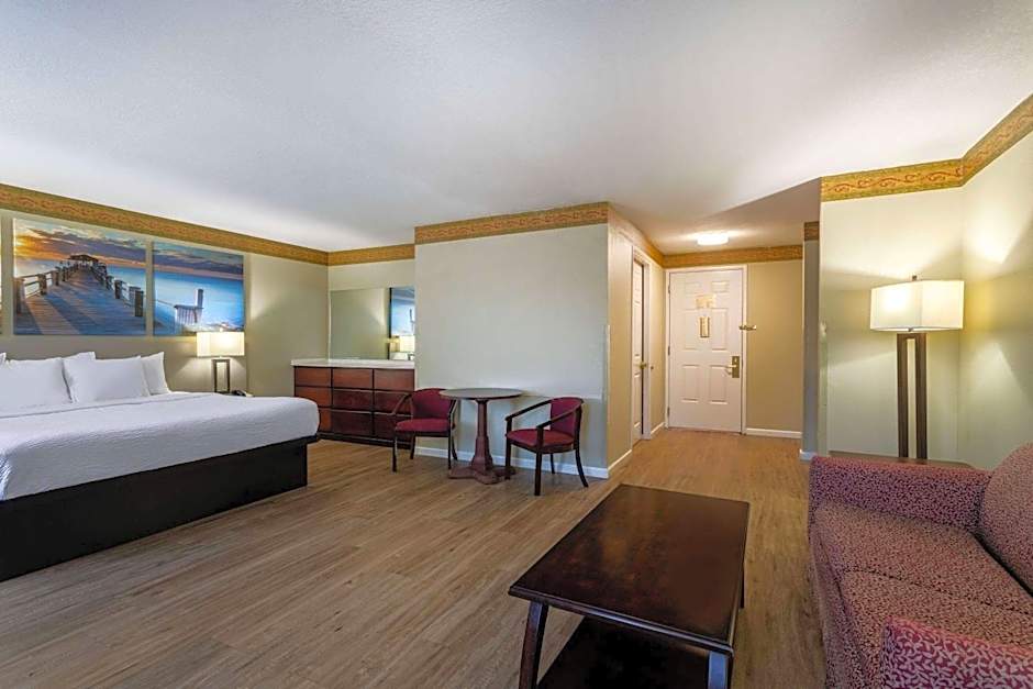 Days Inn by Wyndham Mountain Home