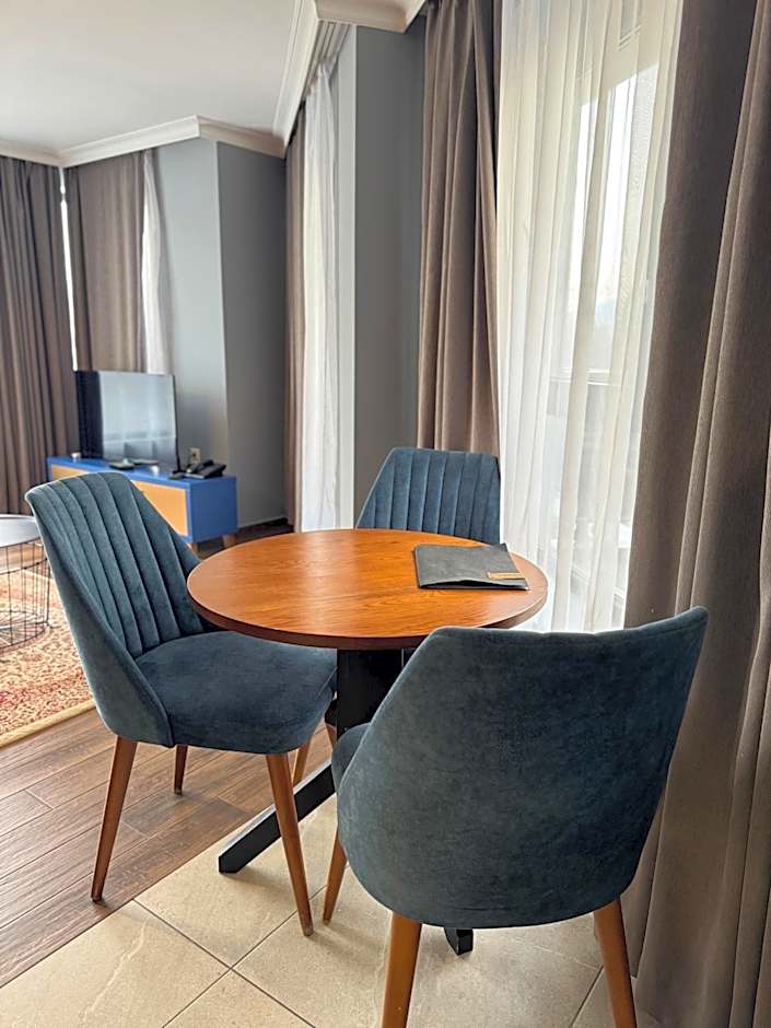 Avenue Aparthotel