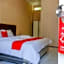 RedDoorz Plus near Stadion Wijaya Kusuma