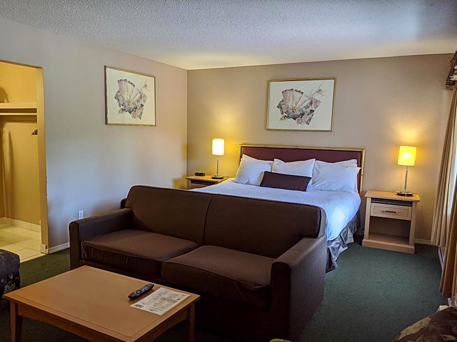 Howard Johnson by Wyndham Downtown Kamloops